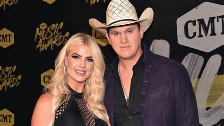Unveiling The Strength Behind Jon Pardi: Discoveries About His Wife!